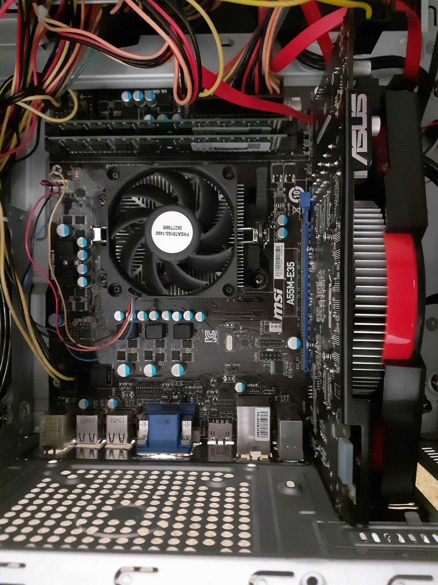 Komputer Stacjonarny AMD  8GB ram GTX 550ti Cena do negocjacji.