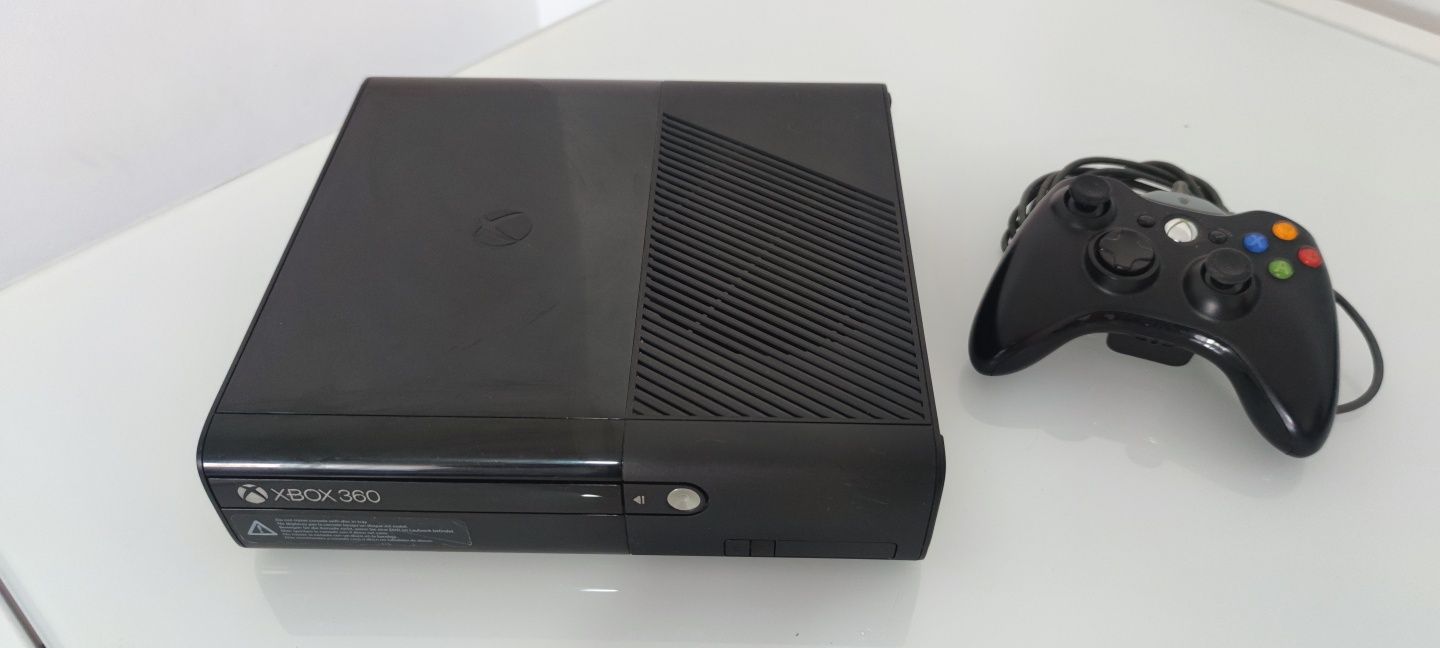 X Box 360 - com 1 comando - HD 120Gb