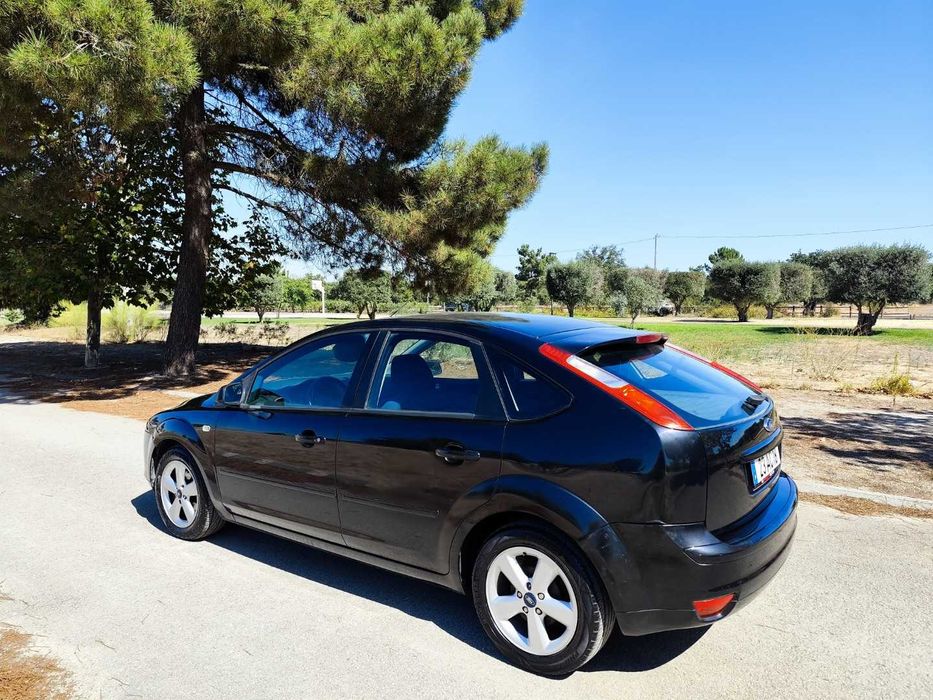 Ford Focus 1.4 16v Sport - 05