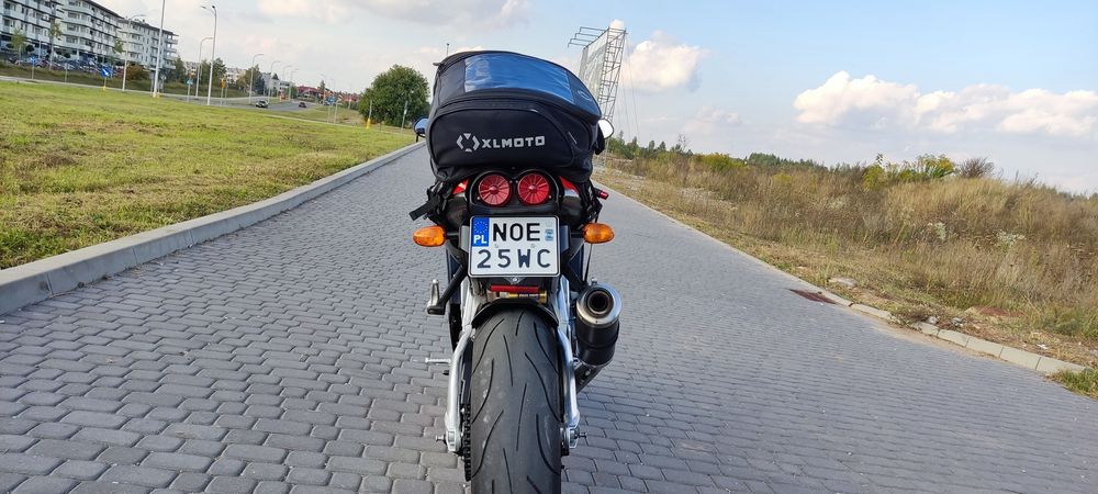 Aprilia RSV 1000 Mille R