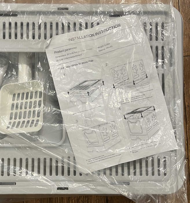 Duża, kryta kuweta dla kota