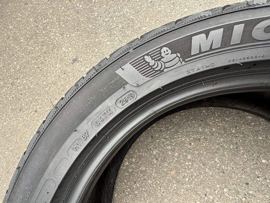 Шини 245/45R18-2шт Michelin