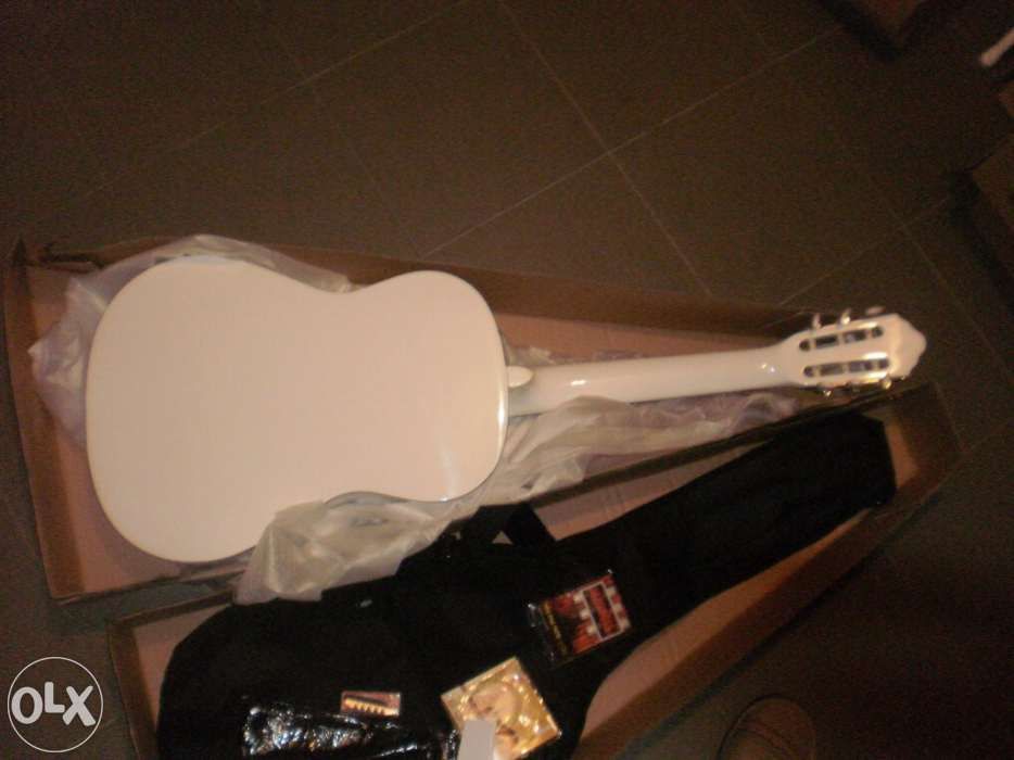 Viola acústica de madeira cor branca 4/4 ou 3/4