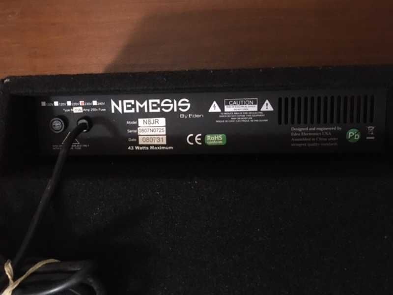 Amplificador de baixo  Eden nemesis N8   como novo