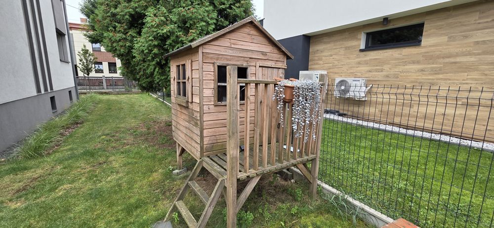 Drewnianym Domek dla dzieci