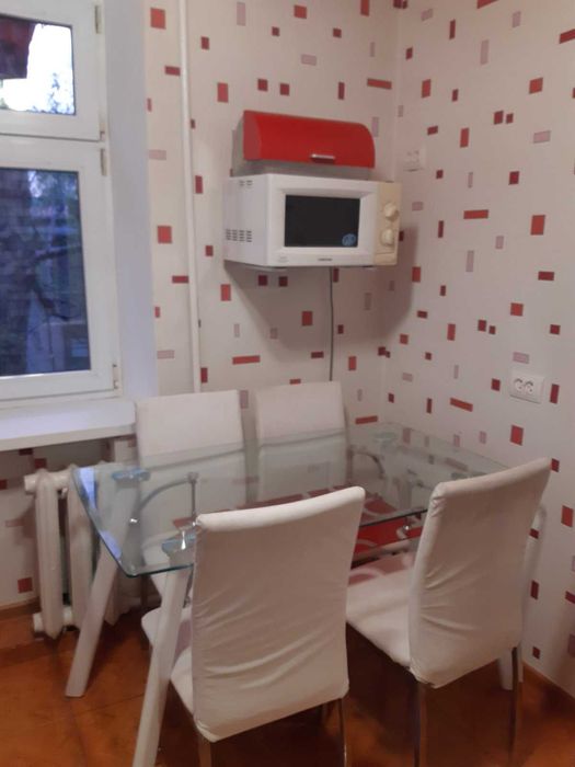 Здам не велику з гарним ремонтом 3х кімн кв вул. Любецька