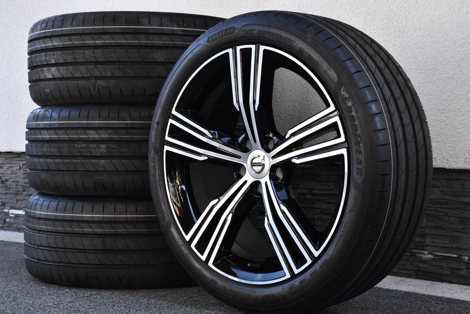 Nowe koła Volvo S60 V60 V40 Cross Country 19" Goodyear  Dot24