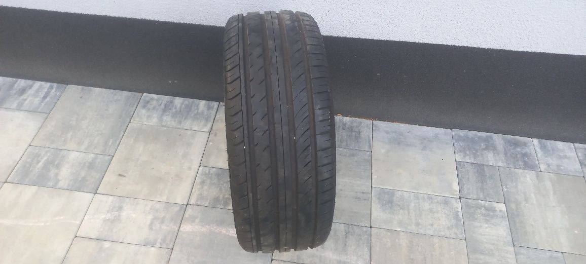 Opona SUNFULL r17/235/45 2023r