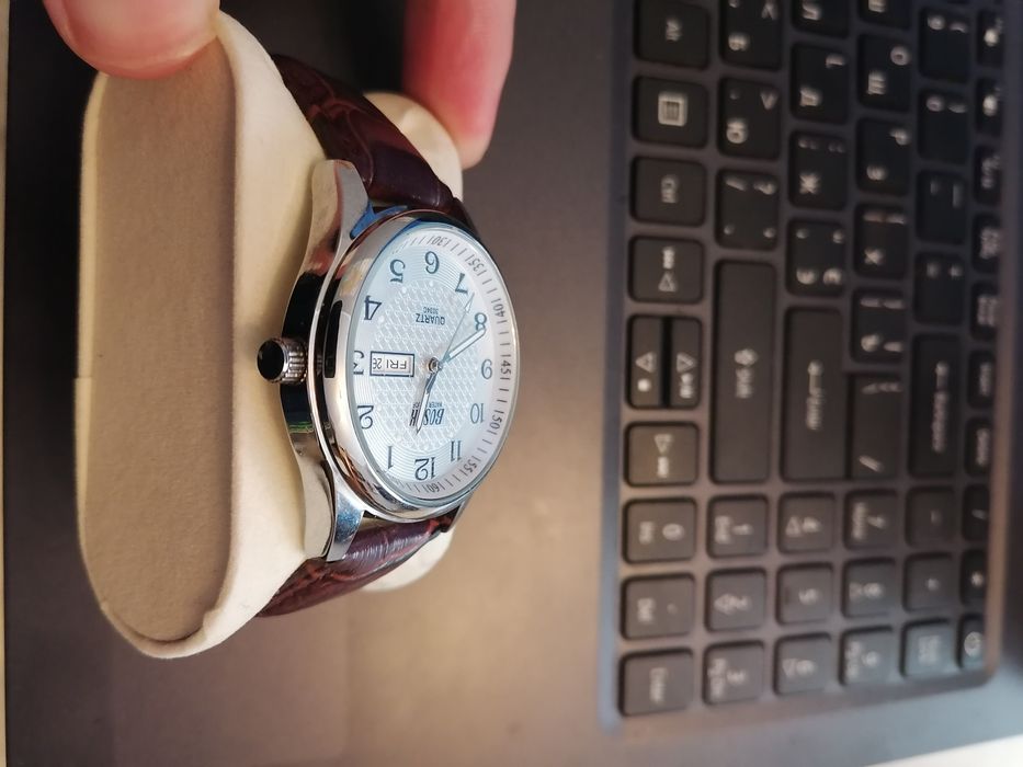 Продам часы наручные