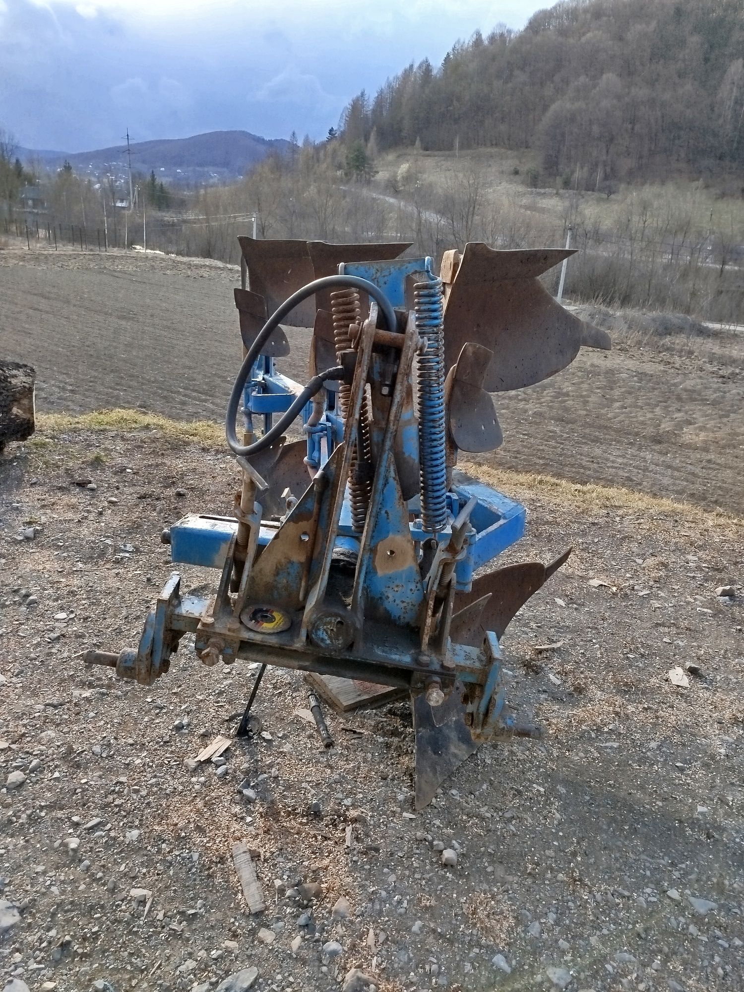 Продам плуги Лемкен 3 корпусний