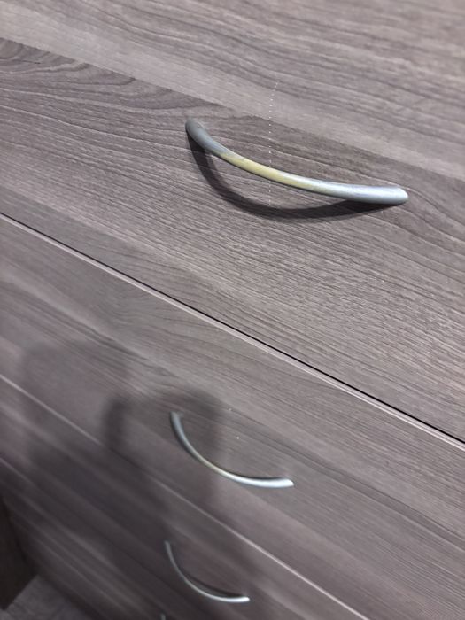 Zestaw mebli szafa i komody