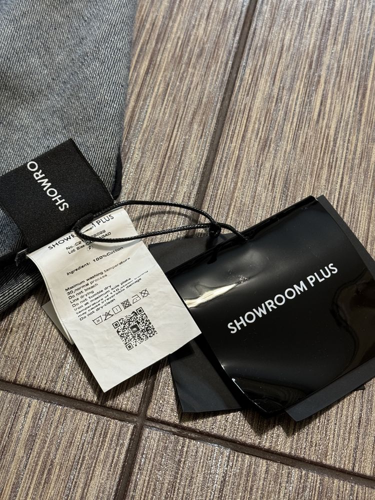 плаття з відкритою спинкою з деніму Showroom plus, нове