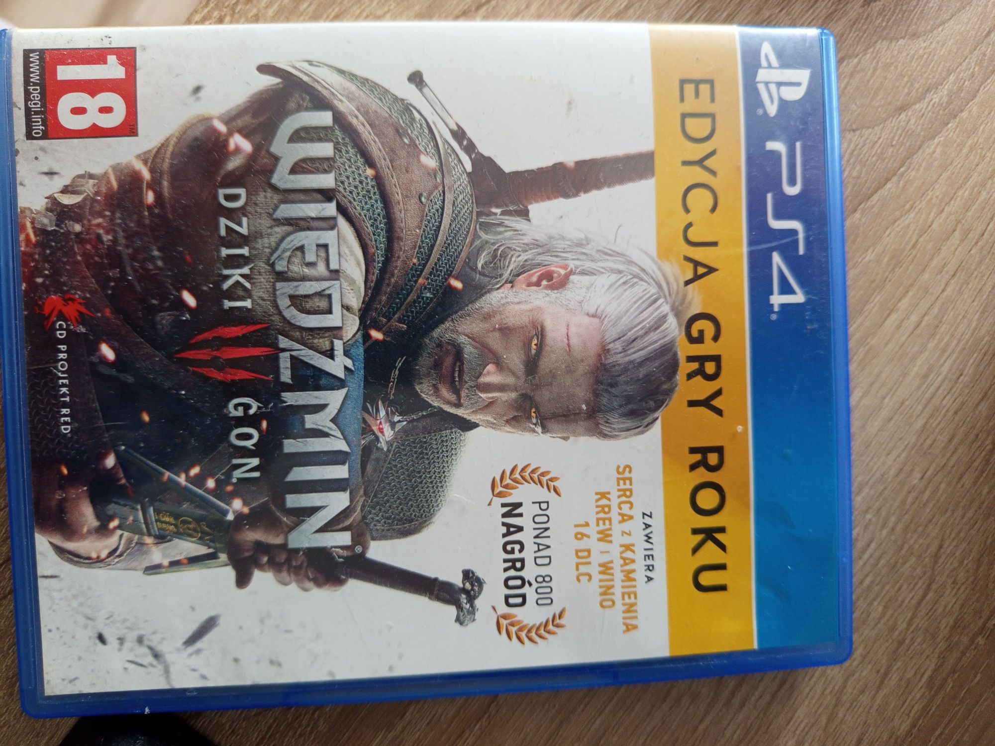 PlayStation 4 +2 pady +7gier