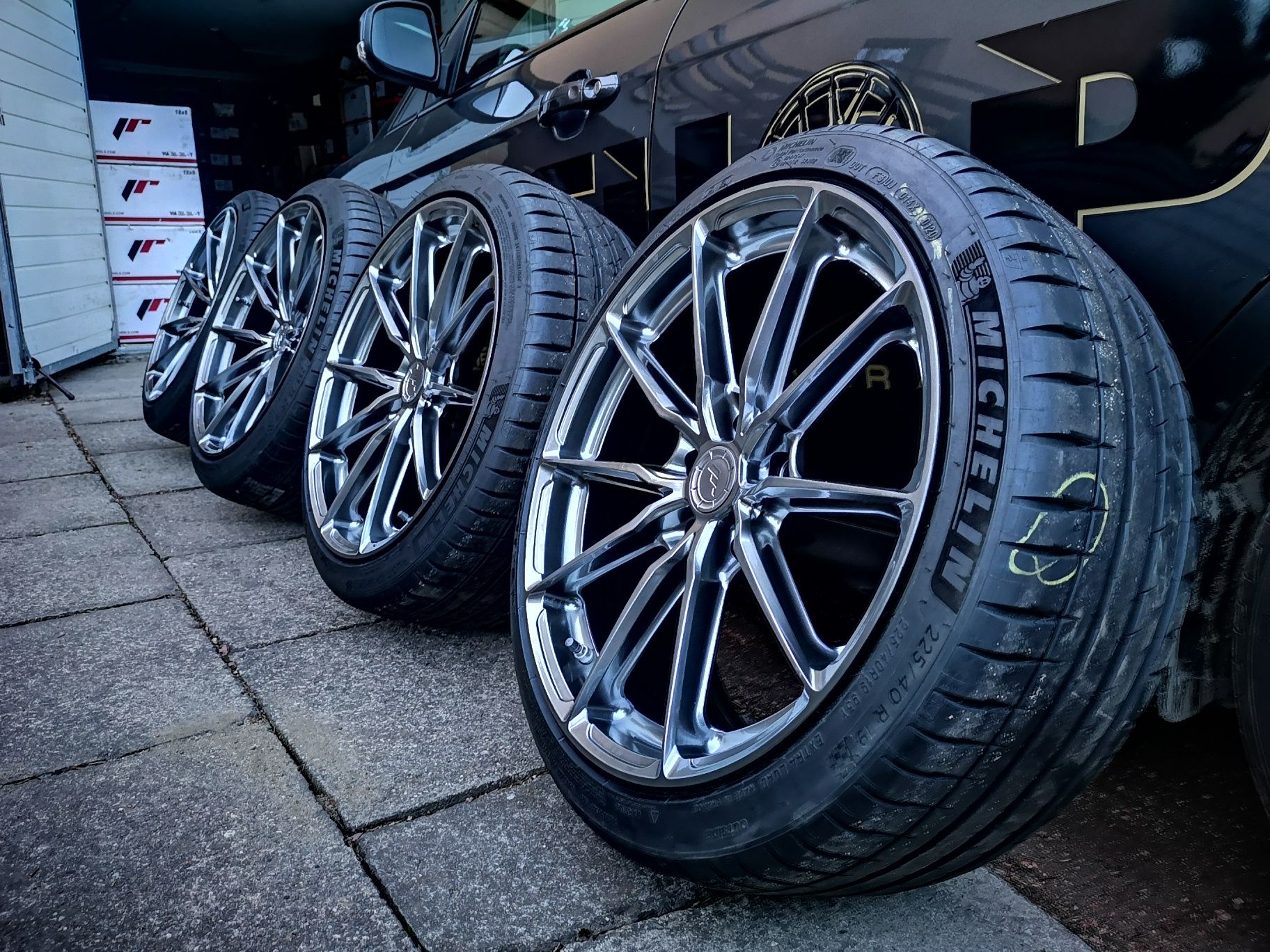 Felgi Japan Racing JR37 19" 8,5J+9,5J 5x120 BMW F30 F32 F36