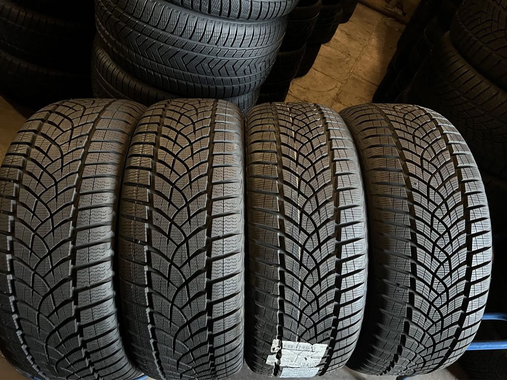 235/50/19 R19 Goodyear Ultra Grip Perfomance GEN1 4шт новые зима