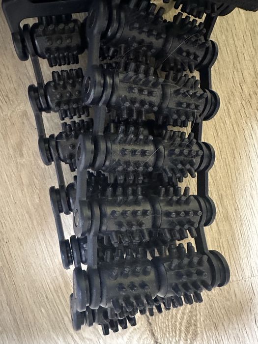 Вібромасажер із зміними насадками