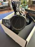 Audeze LCD-2C – kultowe słuchawki, bardzo dobry stan