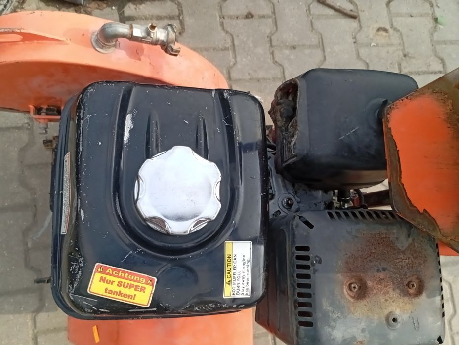 Maszyna do cięcia betonu i asfaltu  cs451