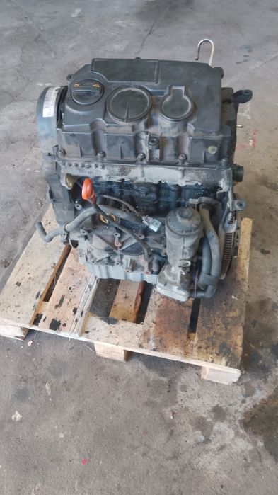 Passat B6 Golf V Touran I Caddy 3 Octavia II 1.9 TDI BLS Silnik Słupek