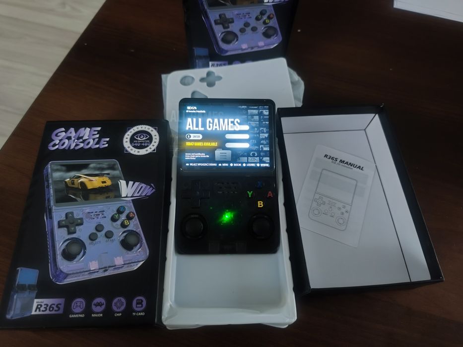 Przenosna mobilna  mini konsola do gier retro Game Console