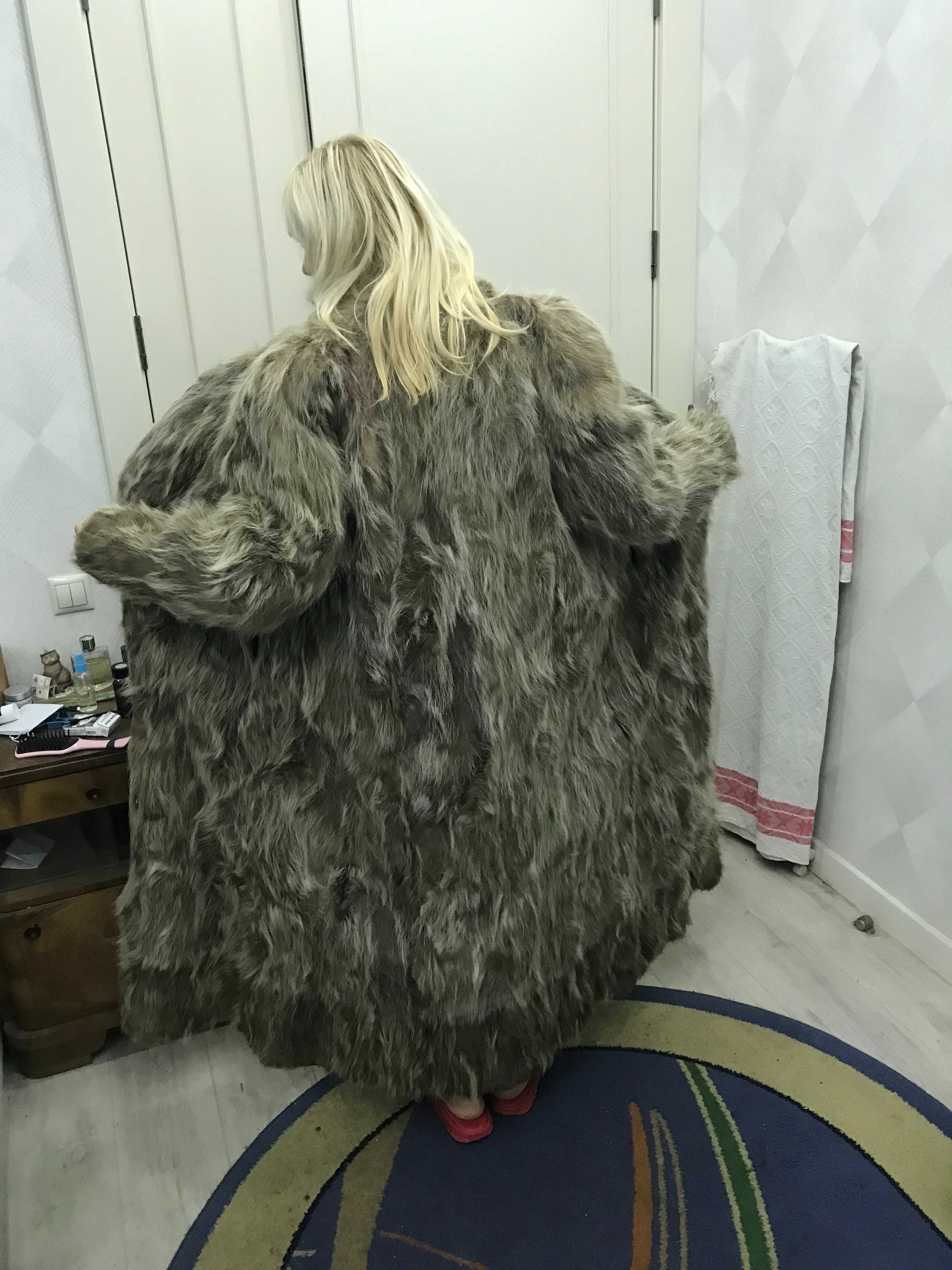 Продам 2 шуби б/у