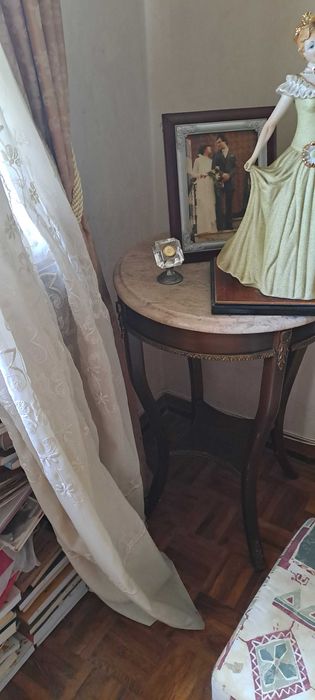 Mesa de apoio com pedra mármore (duas)