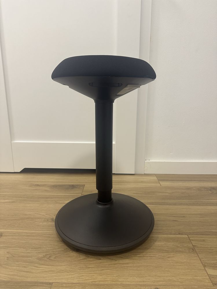 Taboret, stołek ergonomiczny Backerz czarny