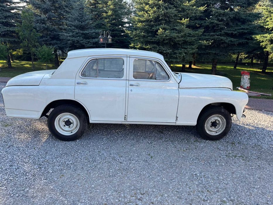 Warszawa M224 Odrestaurowana