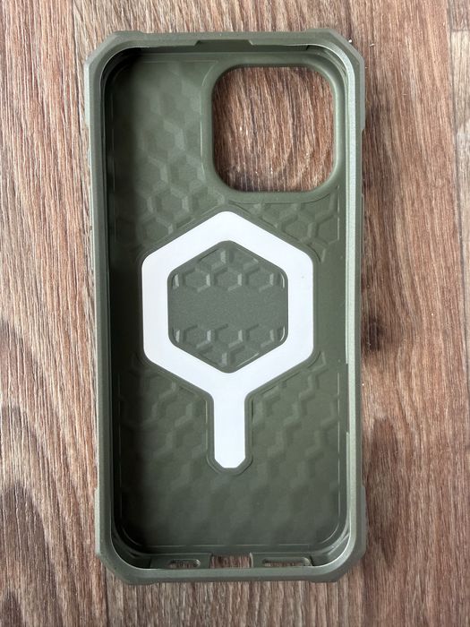 Чехол на iPhone 15 pro max urban armor gear uag essential armor