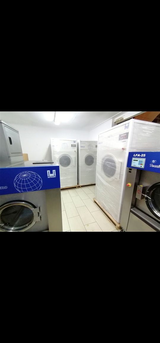 Máquina de lavar e secar roupa industrial ou Self service