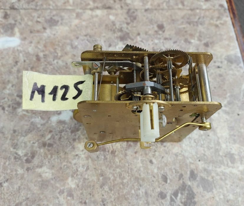M125 Mechanizm starego zegara ściennego FHS Hermle 141-071