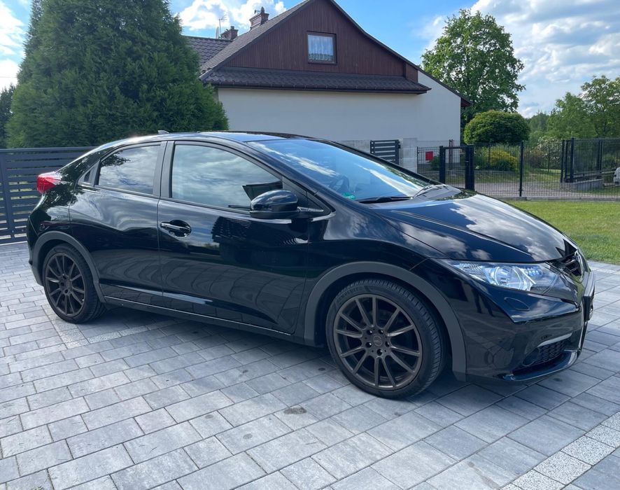 Honda CIVIC 1.8 xenon skóra doinwestowana
