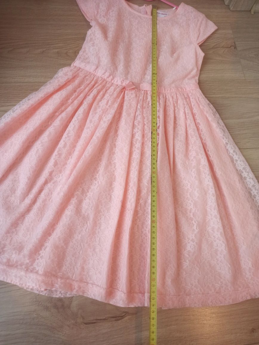 Sukienka koronkowa r. 146