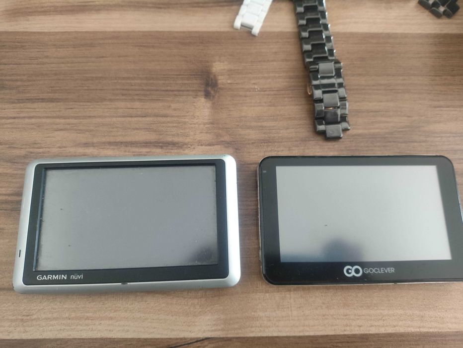 Etui Samsung ładowarka 2 nawigacje telefon głośniki myszka telefon