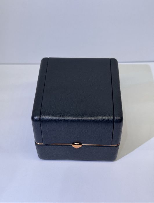 Коробка від Graff