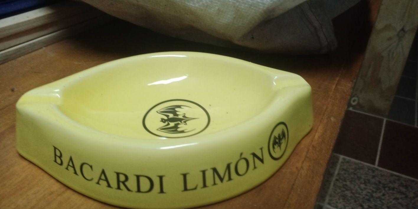 Cinzeiro vintage novo da Bacardi limon