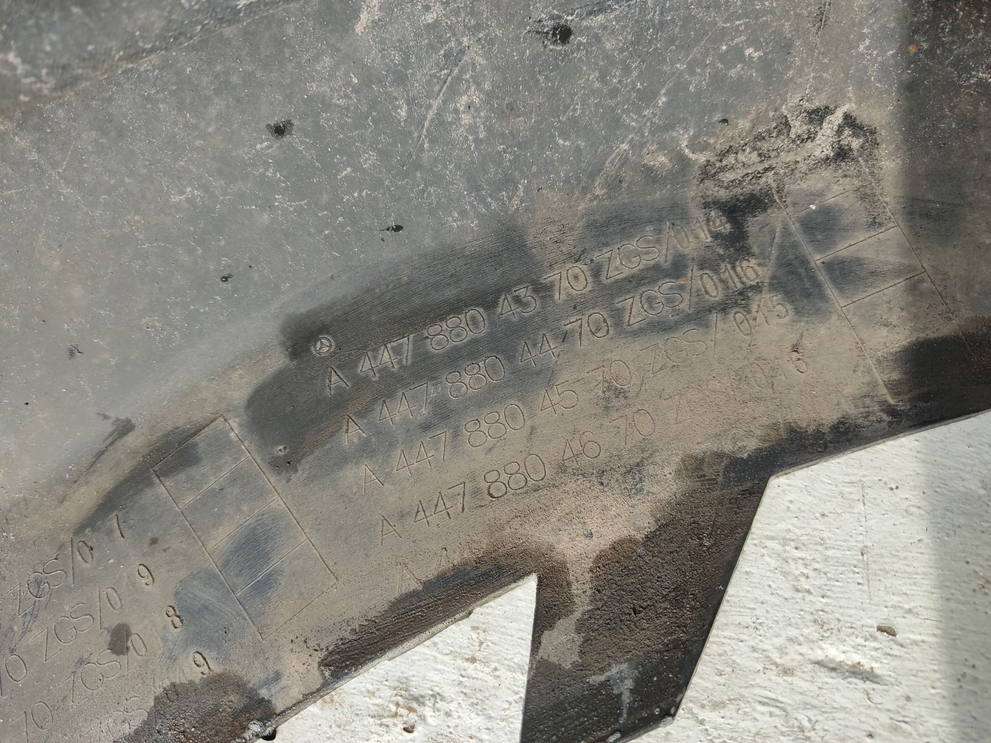 Бампер передній Mercedes Benz Vito 447 v class A4478804370