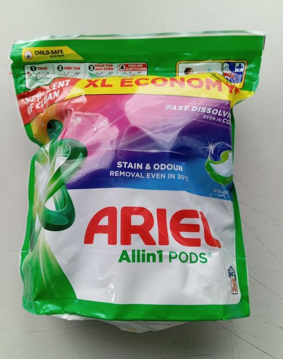 Ariel kapsułki do prania 38 szt. 5 opakowań