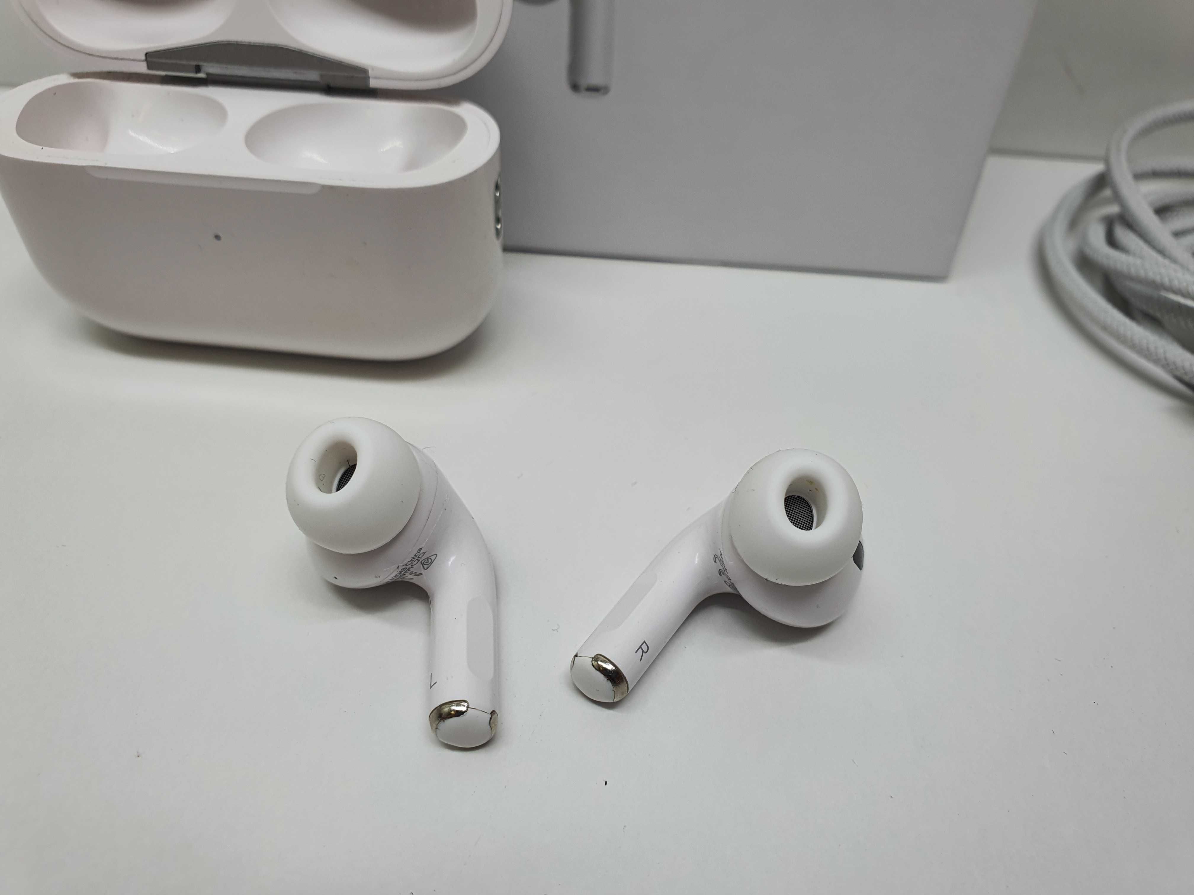 Apple Słuchawki AirPods Pro (2. generacji) z etui MagSafe (USB-C)