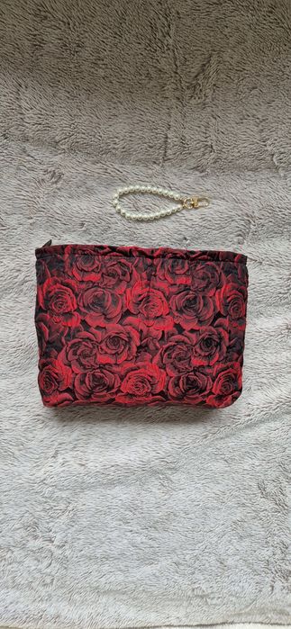 Przepiękna duża Kosmetyczka w kwiaty, róże