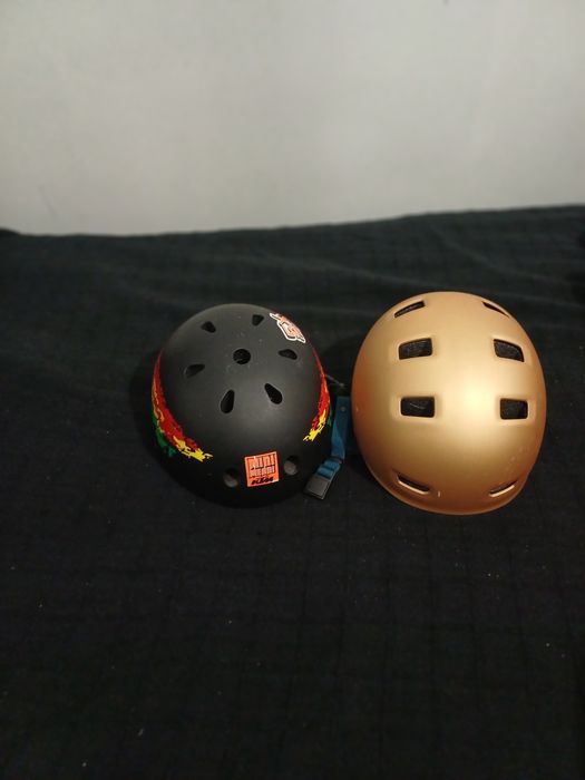 2 Capacetes bicicleta
