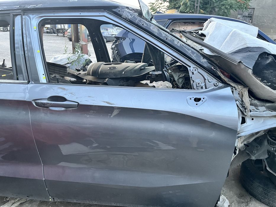 Митсубиси Mitsubishi outlander 2022 передні ліві  двері