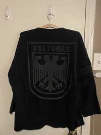 vultures long t black