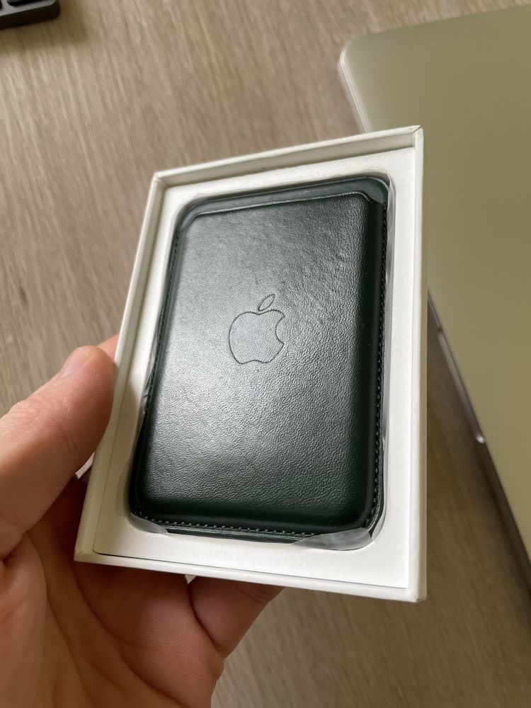 Гаманець картхолдер Apple Leather Wallet with MagSafe Green ORIGINAL!!
