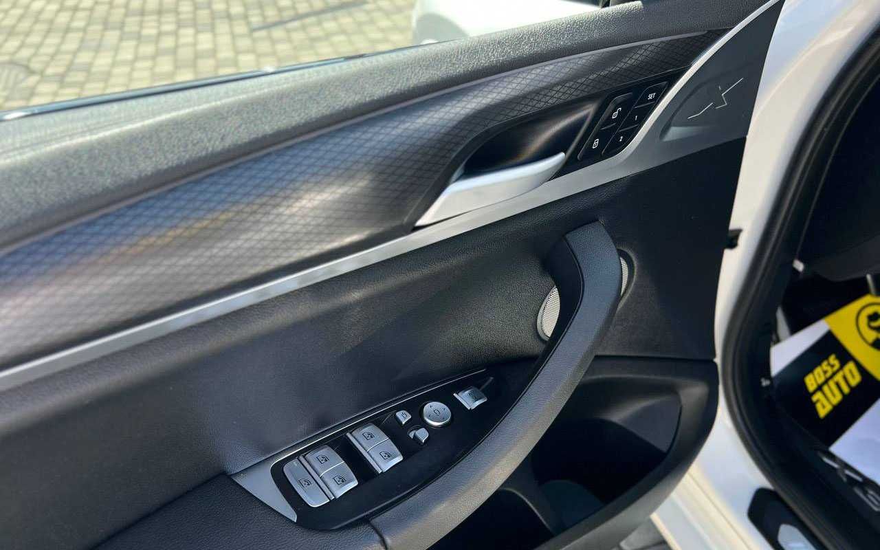 BMW iX3 2021 року