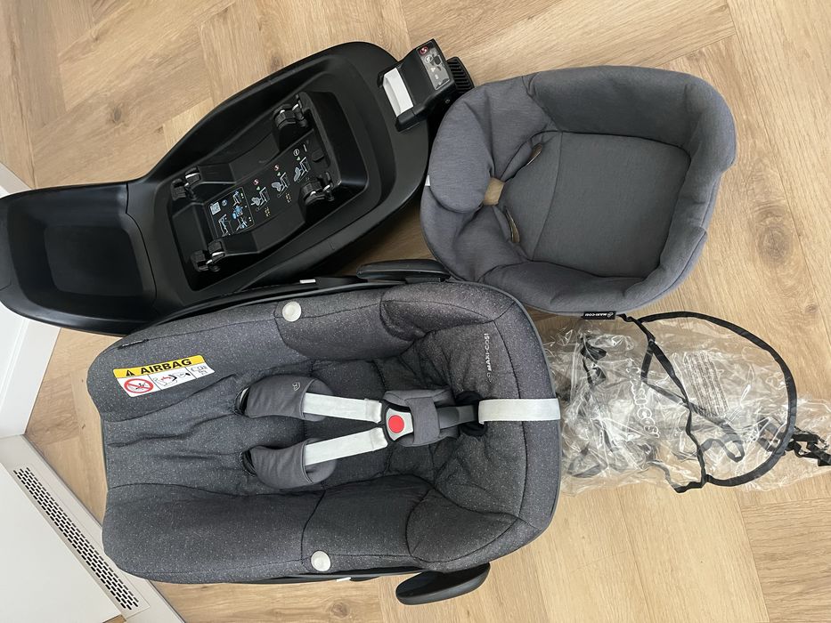 Fotelik Maxi Cosi Pebble Plus + baza + folia przeciwdeszczowa