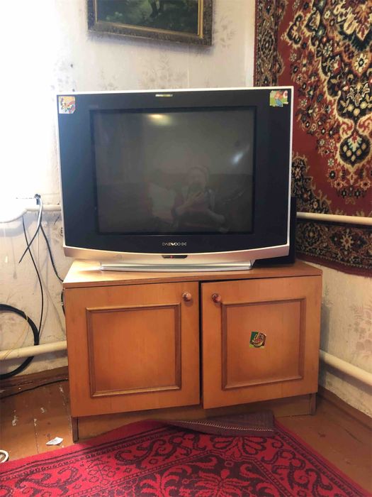 Продам стінку в смт Криве Озеро