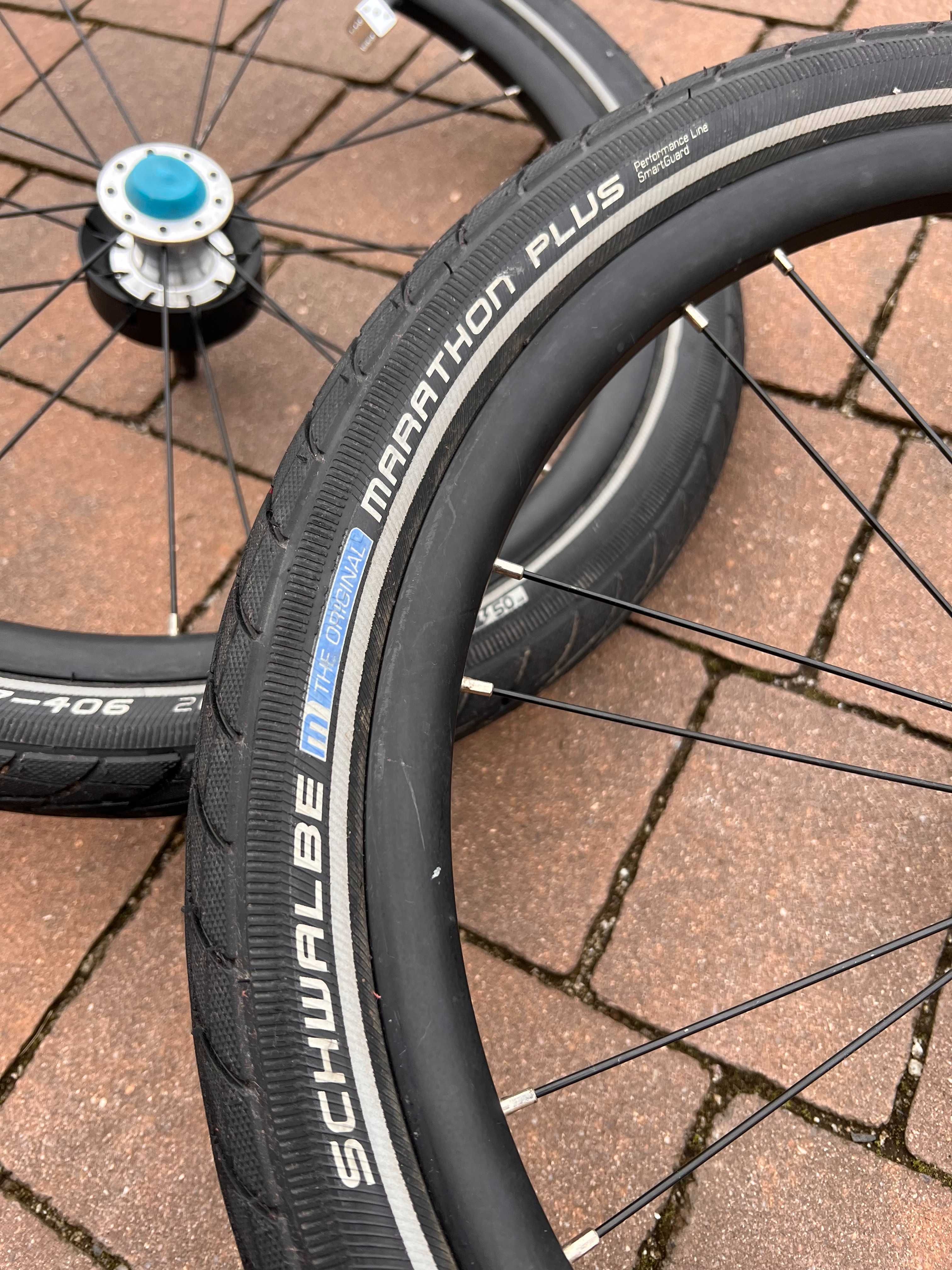 Thule Cab Lite Cross koła do przyczepy rowerowej Schwalbe