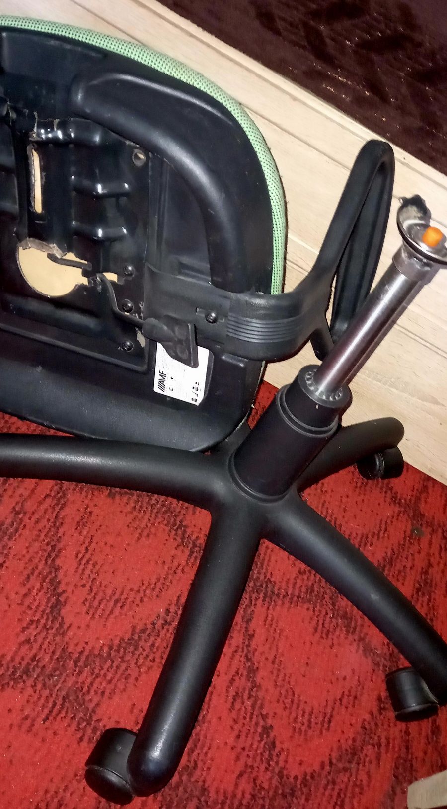 Комп'ютерне крісло (на запчастини) стілець офісний колесо