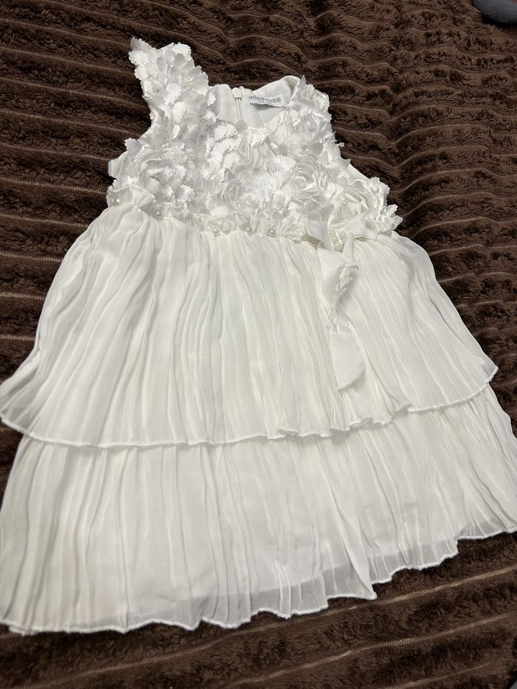 Біла сукня для дівчинки  з кофтинкою